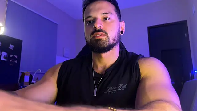 Snapshot of Lucasfit24 chatting on November 2025 12:21:01 AM Lucasfit24 online show from November 2025 12:21:01 AM