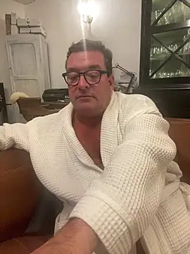 MountJohnXL online show from April 2026 12:03:01 AM