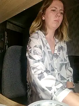 Melenka online show from February 2025 01:41:01 AM