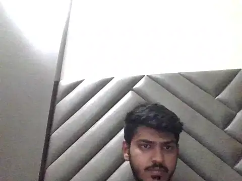 cute modell online show from December 2025 06:40:01 PM