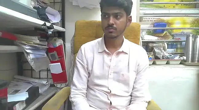 cute modell online show from March 2025 01:01:01 PM