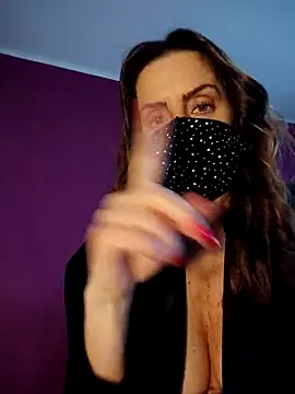 Akemi rossi online show from April 2026 12:01:02 PM