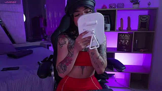 CleeoAdams  online show from April 2026 05:11:01 AM