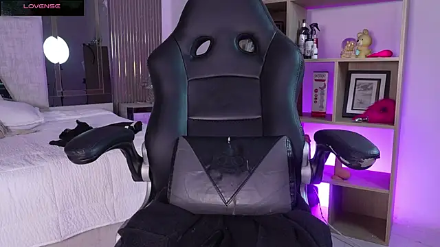 CleeoAdams  online show from March 2026 08:19:01 AM