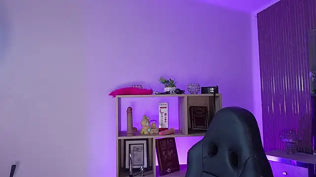 CleeoAdams  online show from April 2026 05:03:01 AM