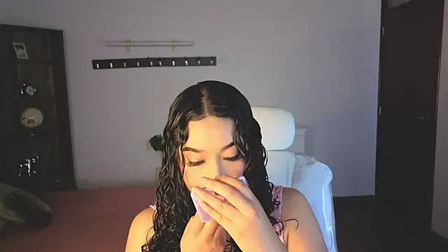 Renaxi Smith online show from April 2026 07:37:01 PM