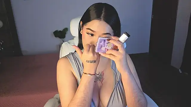 Renaxi Smith online show from April 2026 07:28:02 PM