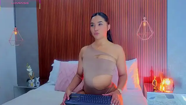 CharlotteGraay online show from April 2026 07:42:01 PM