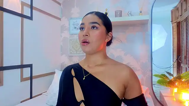 CharlotteGraay online show from May 2026 07:45:02 PM