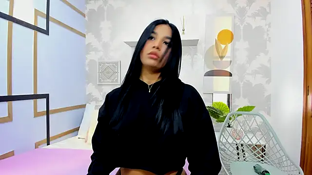 Snapshot of CharlotteGraay chatting on September 2025 08:03:02 PM CharlotteGraay online show from September 2025 08:03:02 PM