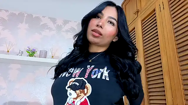 Snapshot of CharlotteGraay chatting on November 2025 07:50:02 PM CharlotteGraay online show from November 2025 07:50:02 PM