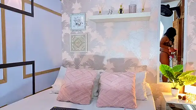 Snapshot of CharlotteGraay chatting on November 2025 07:36:02 PM CharlotteGraay online show from November 2025 07:36:02 PM