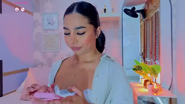 CharlotteGraay online show from March 2026 07:37:02 PM