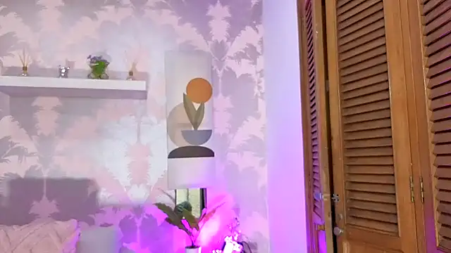 Snapshot of CharlotteGraay chatting on November 2025 07:51:01 PM CharlotteGraay online show from November 2025 07:51:01 PM