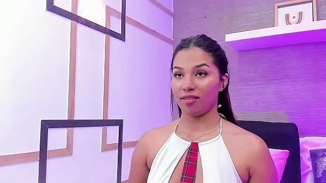 Snapshot of CharlotteGraay chatting on March 2025 01:54:02 AM CharlotteGraay online show from March 2025 01:54:02 AM