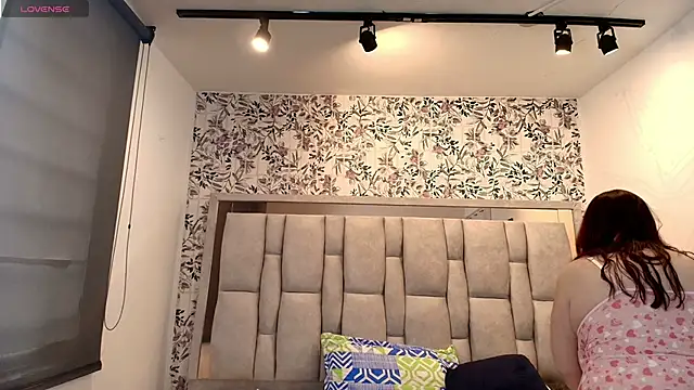 Victoria Adamns online show from February 2026 12:05:01 PM