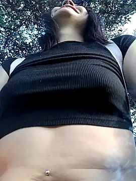 Snapshot of NaomiHoney23 chatting on January 2025 09:57:01 PM NaomiHoney23 online show from January 2025 09:57:01 PM