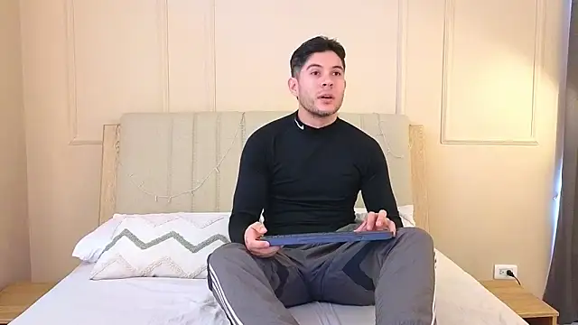 Snapshot of mr_danni chatting on December 2025 08:03:01 PM mr danni online show from December 2025 08:03:01 PM