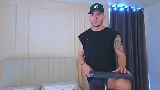 mr danni online show from June 2026 07:09:02 PM