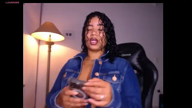 leslycarsson online show from April 2026 04:41:02 AM