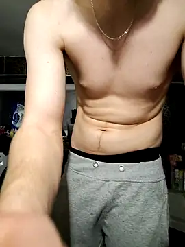 Snapshot of Mikussl chatting on December 2025 09:37:02 PM Mikussl online show from December 2025 09:37:02 PM