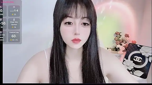 Snapshot of LiLiLily chatting on October 2025 06:04:02 AM LiLiLily online show from October 2025 06:04:02 AM