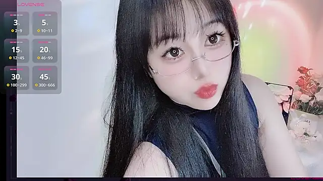 Snapshot of LiLiLily chatting on September 2025 05:40:02 PM LiLiLily online show from September 2025 05:40:02 PM