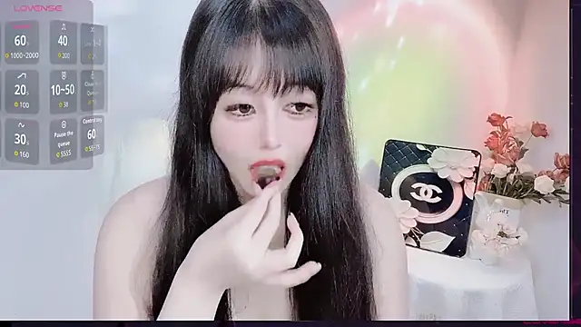 Snapshot of LiLiLily chatting on September 2025 06:58:02 PM LiLiLily online show from September 2025 06:58:02 PM