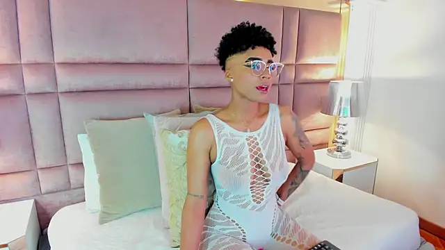 LuciaWallace online show from September 2025 03:34:02 AM