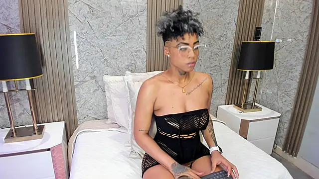 LuciaWallace online show from February 2026 11:35:02 PM
