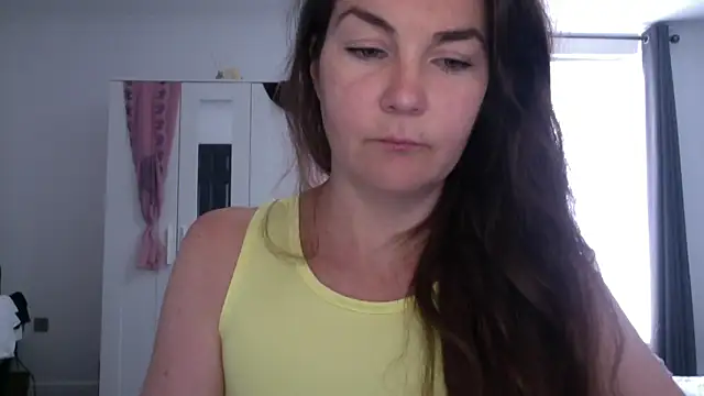 Snapshot of LittleMissFoxx chatting on June 2026 05:18:02 PM LittleMissFoxx online show from June 2026 05:18:02 PM
