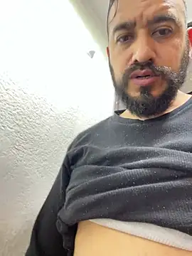 leonardohot1987 online show from February 2025 01:46:01 PM