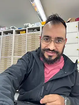 leonardohot1987 online show from November 2025 07:06:01 PM