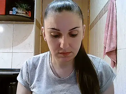 Yuliia30 online show from June 2026 05:06:01 PM