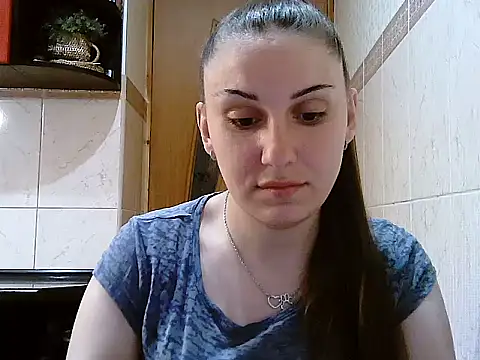 Yuliia30 online show from May 2026 05:16:02 PM