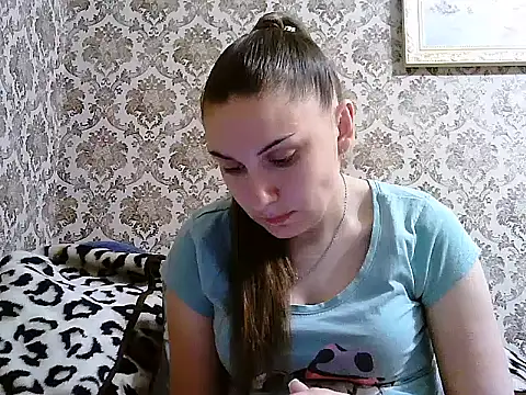 Yuliia30 online show from May 2026 04:48:01 PM