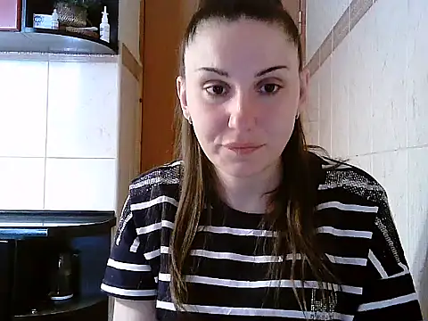 Yuliia30 online show from April 2026 11:00:01 AM