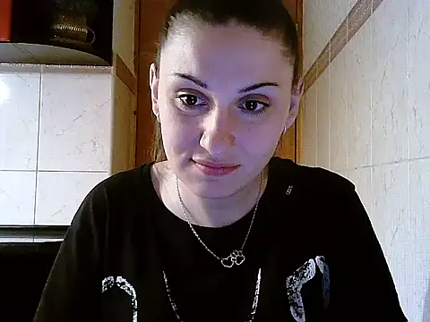 Yuliia30 online show from April 2026 04:30:02 PM