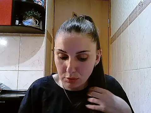 Yuliia30 online show from May 2026 07:50:02 PM