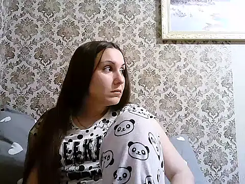 Yuliia30 online show from May 2026 04:15:02 PM