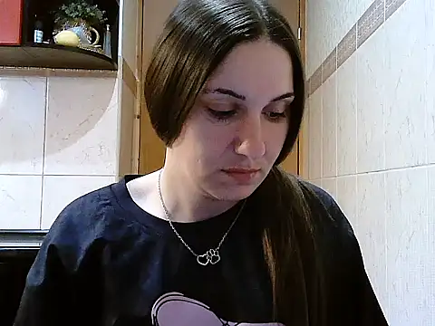 Yuliia30 online show from May 2026 03:38:01 PM
