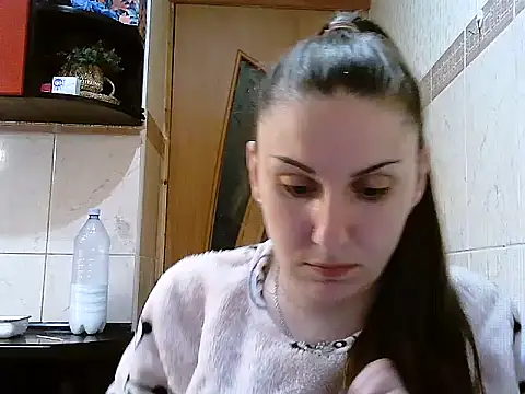 Yuliia30 online show from April 2026 07:58:02 PM