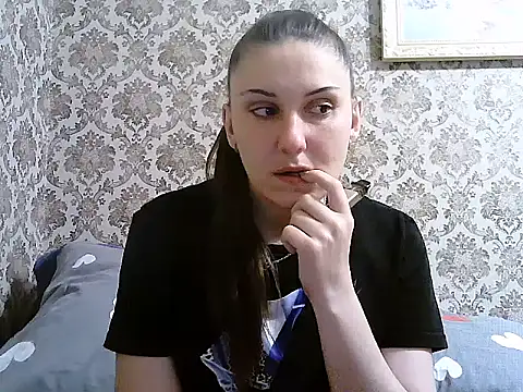Yuliia30 online show from May 2026 12:57:01 PM