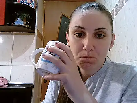 Yuliia30 online show from May 2026 05:01:02 PM