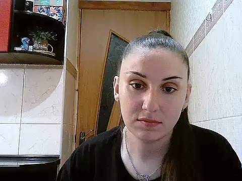 Yuliia30 online show from May 2026 04:25:01 PM