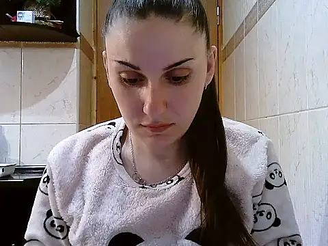 Yuliia30 online show from April 2026 07:49:01 PM