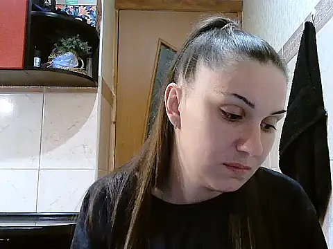 Yuliia30 online show from May 2026 03:07:02 PM