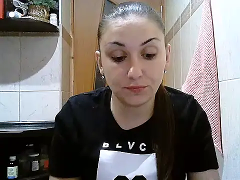 Snapshot of Yuliia30 chatting on September 2025 05:42:01 PM Yuliia30 online show from September 2025 05:42:01 PM