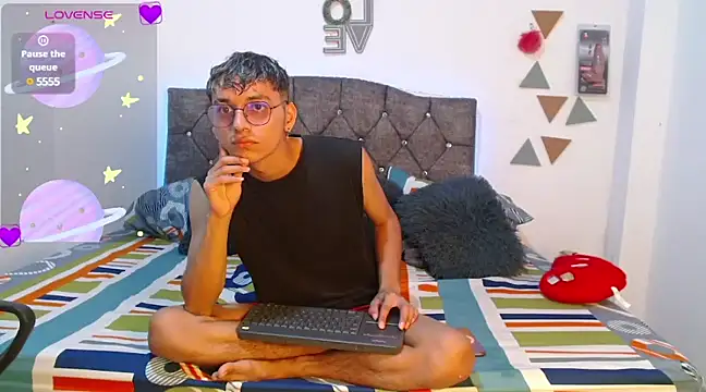 Snapshot of andrew_willyams chatting on January 2025 04:19:01 PM andrew willyams online show from January 2025 04:19:01 PM