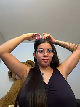 Anddyy   online show from February 2026 06:07:02 PM